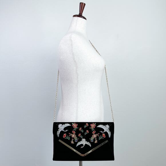 Neiman Marcus Vintage Embroidered Crane Black Velvet Chain Envelope Purse - Picture 9 of 10